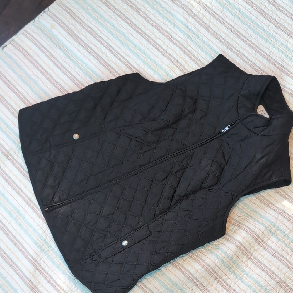 Black Quilted Women's Vest Jacket